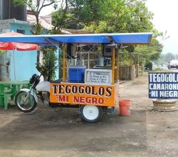 Puesto de tegogolos Mi negro
