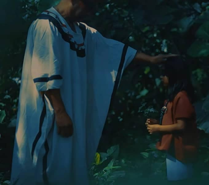 Chaman con niña en catemaco